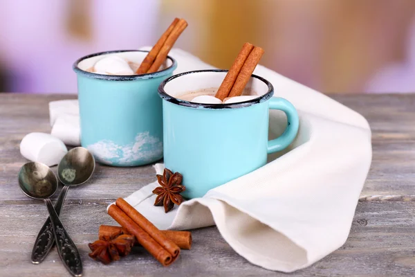 Tasses de chocolat chaud savoureux — Photo