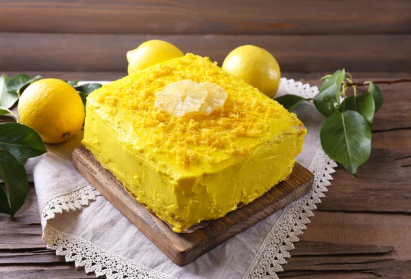 Вкусный лимонный торт — стоковое фото