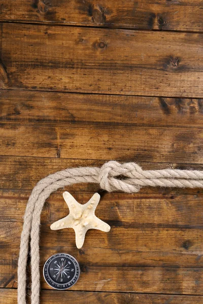 Nudo marino sobre fondo de madera —  Fotos de Stock