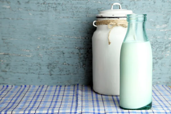Смачні сільському молока — стокове фото