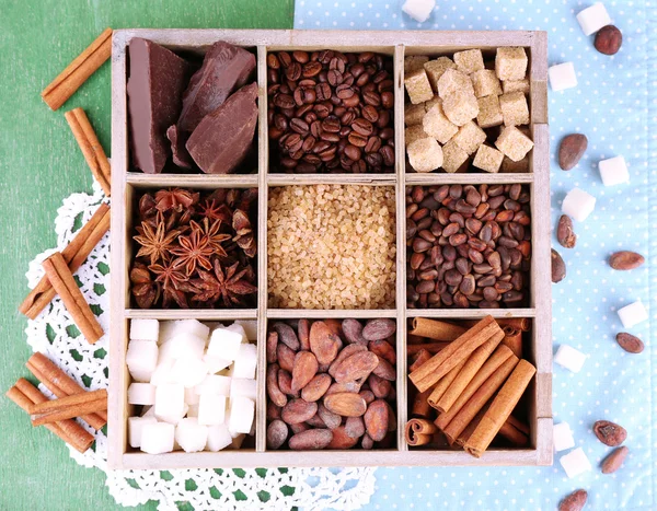 Coffee and cocoa beans, sugar cubes — Stock Photo, Image