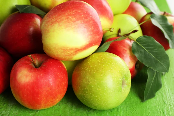 Ripe apples — Stock Photo, Image