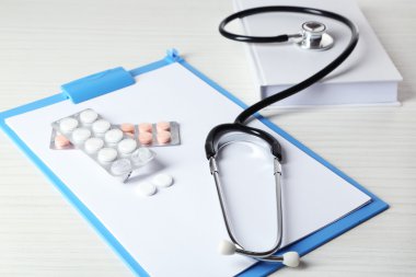 kitap ile sağlık stetoskop