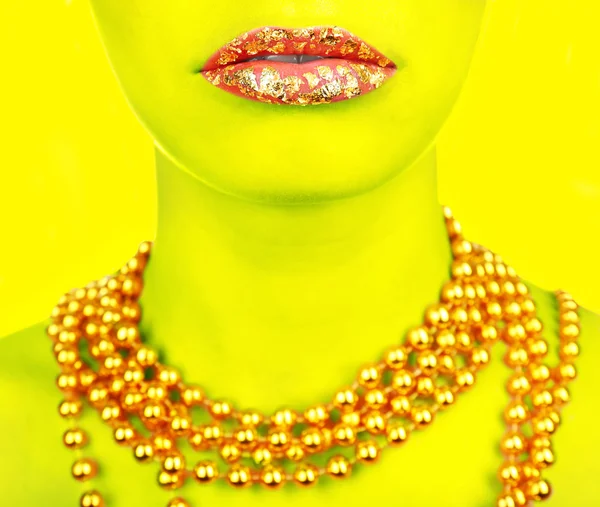 Retrato close-up de mulher com pele verde — Fotografia de Stock