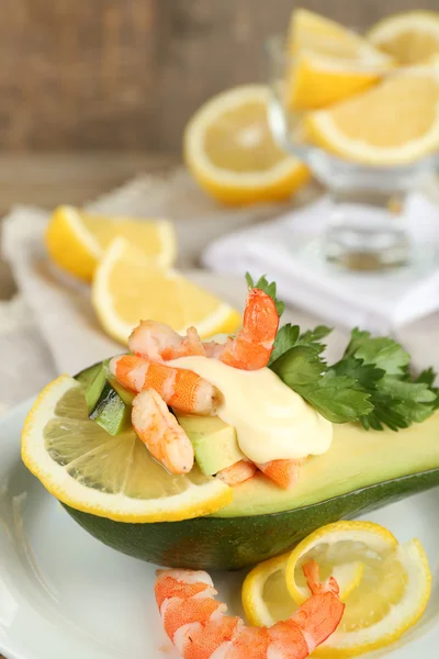 Tasty salad with shrimps — Stock Photo, Image