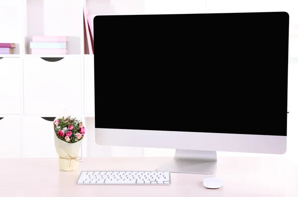 Workplace at home with computer — Stock Photo, Image