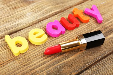 Renkli harflerle biçimlendirilmiş Word