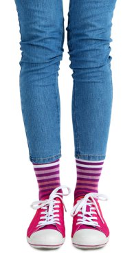 Renkli çorap ve ayakkabı kadın bacakları