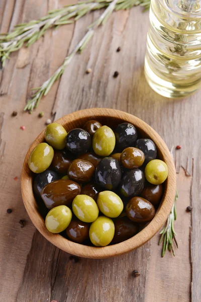 不同腌制的橄榄 — 图库照片