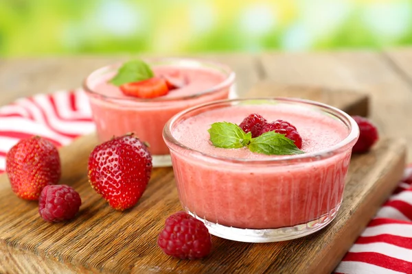 Berry mousse in bowls — Stock Photo, Image