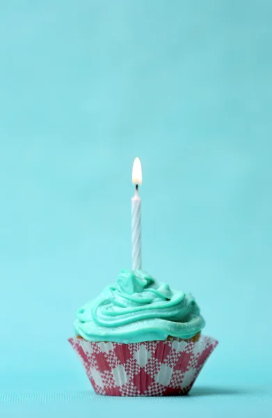 Leckerer Geburtstagskuchen — Stockfoto