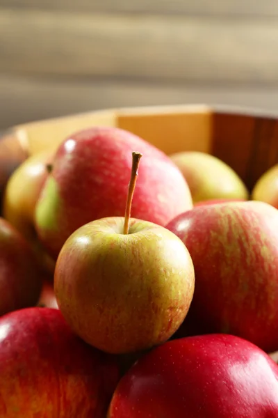 Sappige rijp appels — Stockfoto