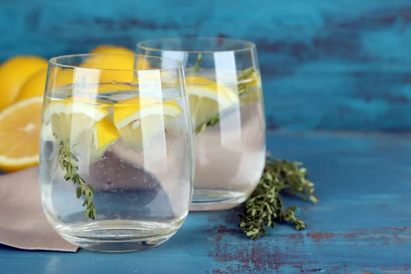 Beverage with strawberries and thyme — Stock Photo, Image