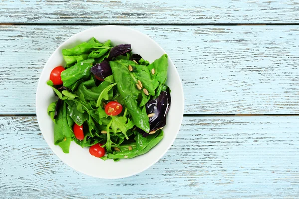 Fresh green salad — Stock Photo, Image