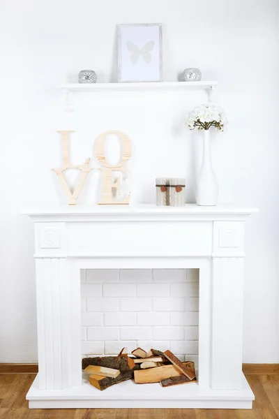 Fireplace with beautiful decorations — Stock Photo, Image