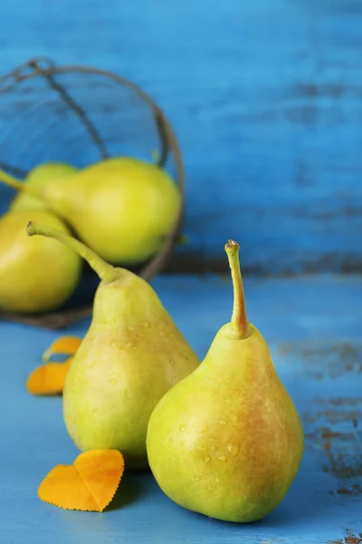 Ripe tasty pears — Stock Photo, Image