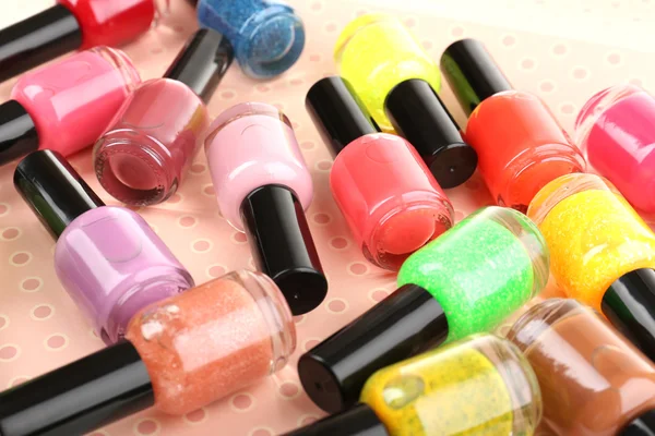 Kleurrijke nagel poetsmiddelen — Stockfoto