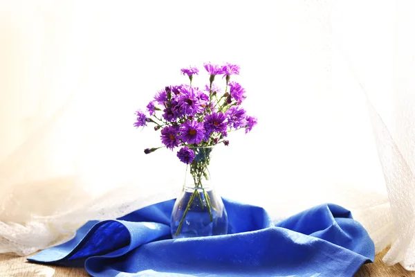 Beautiful flowers in vase — Stock Photo, Image