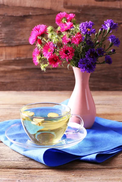 Beautiful flowers in vase — Stock Photo, Image