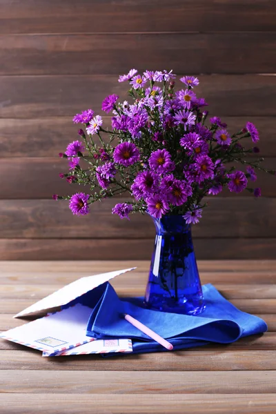 Beautiful flowers in vase — Stock Photo, Image