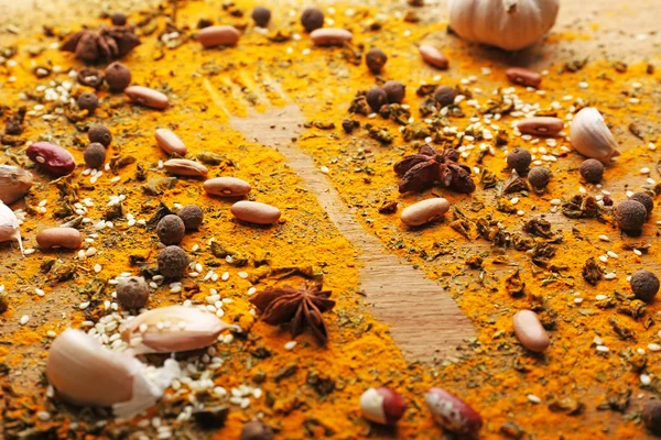 Especias en mesa con tenedor — Foto de Stock