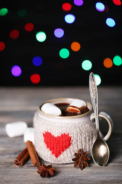 Coupe de chocolat chaud savoureux — Photo
