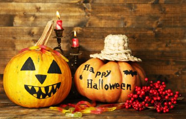 Cadılar Bayramı Balkabağı ve mumlar