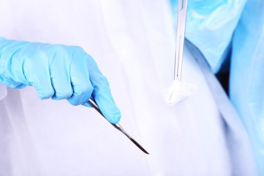 Cerrahi el aletleri ile