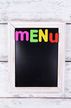 Kara tahta üzerinde yazıt menü