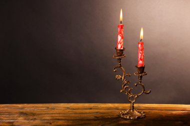 Cadılar Bayramı için kanlı mumlar