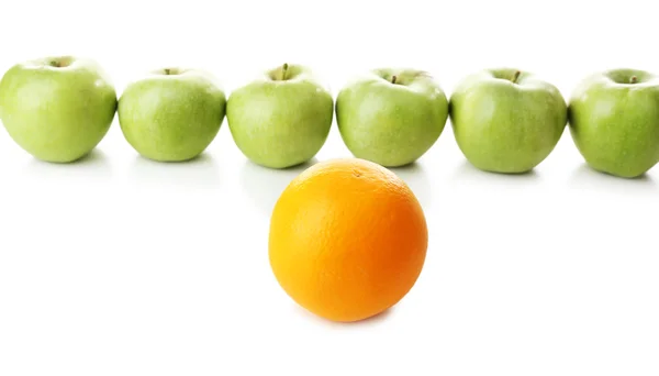 Sappige appels en oranje — Stockfoto