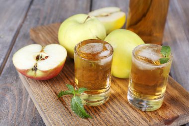 lezzetli elma namlu ve taze elma ile natürmort