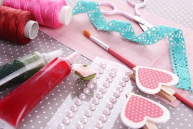 Scrapbooking zanaat malzemelerin parlak zemin üzerine