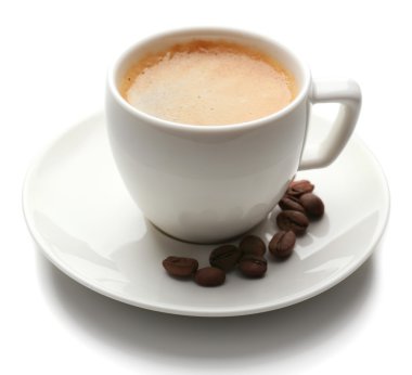 Beyaz üzerine izole edilmiş bir fincan kahve.