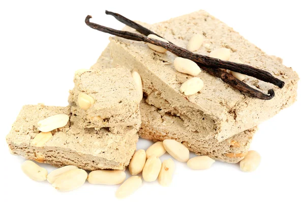 Halva de girasol con cacahuetes aislados sobre fondo blanco —  Fotos de Stock