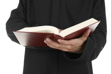 Adam holding kitap yakın çekim