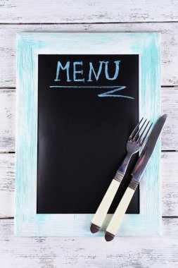 Tablonun yakınındaki tahtaya yazma menüsü