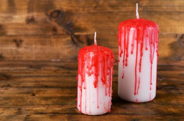 Cadılar Bayramı için kanlı mumlar