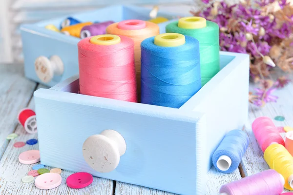 Naaien accessoires op tafel — Stockfoto