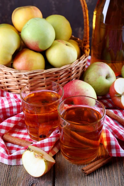 Bodegón con sidra de manzana — Foto de Stock