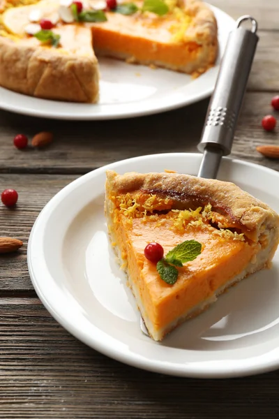 Homemade pumpkin pie on table — Stock Photo, Image