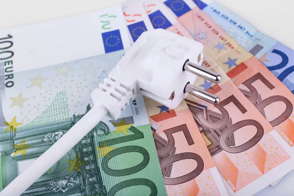 Kabel met stekker op de euro — Stockfoto