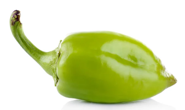 Πράσινο πιπέρι απομονωμένο σε λευκό — Φωτογραφία Αρχείου
