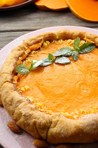 Homemade pumpkin pie — Stock Photo, Image