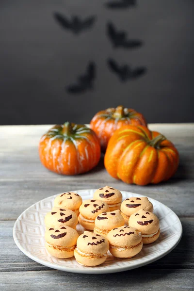 Smakelijke Halloween bitterkoekjes — Stockfoto