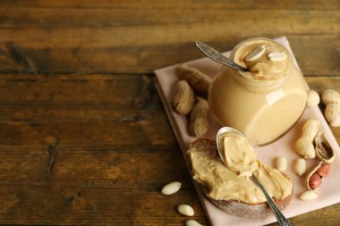 Lezzetli sandviç ve kavanoz