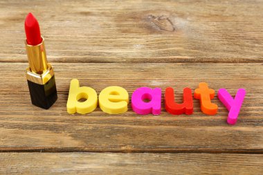 Renkli harflerle biçimlendirilmiş Word