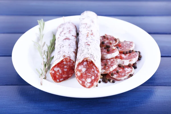 Salame francês no prato — Fotografia de Stock