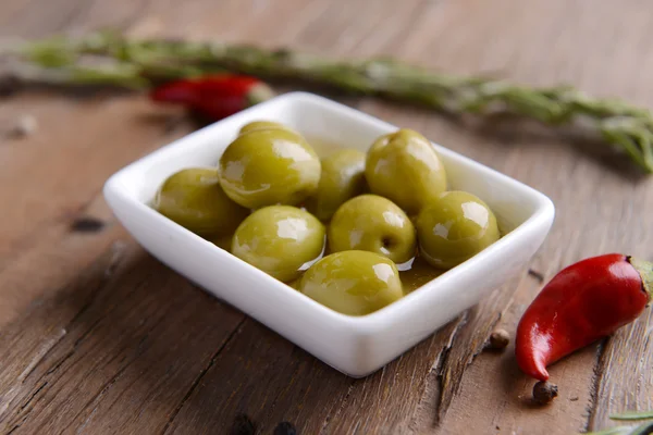 Olive marinate in tavola — Foto Stock
