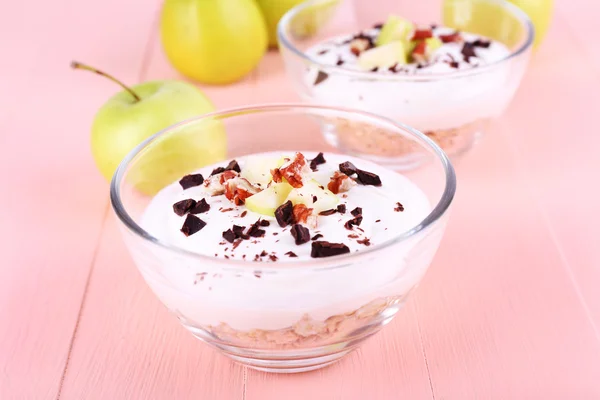 Oatmeal with yogurt in bowls — Stock Photo, Image